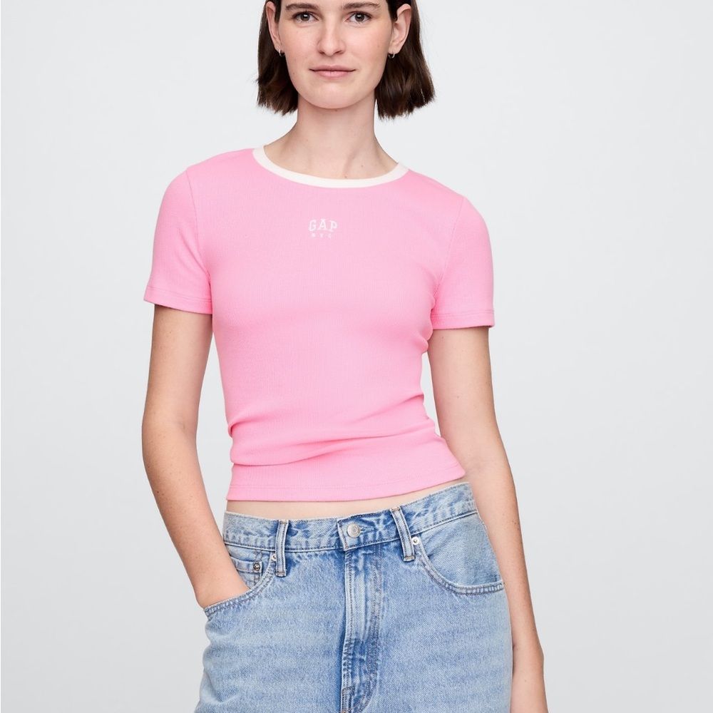 GAP Women's Bright Pink Short Sleeve Tee